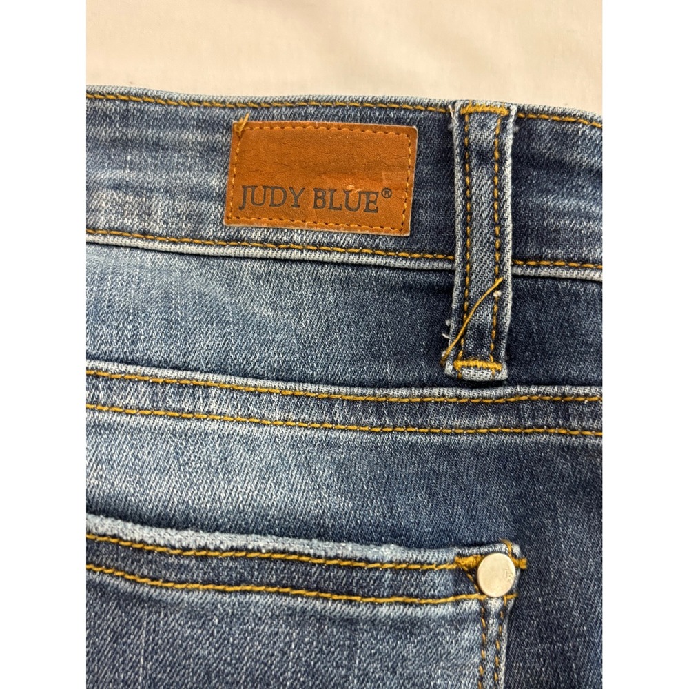 Judy Blue Relaxed Fit Medium Wash Jeans Size 13/31 Style Stretch Denim - Picture 3 of 11